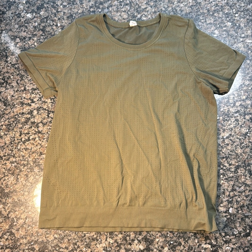 Athleta athletic size medium top